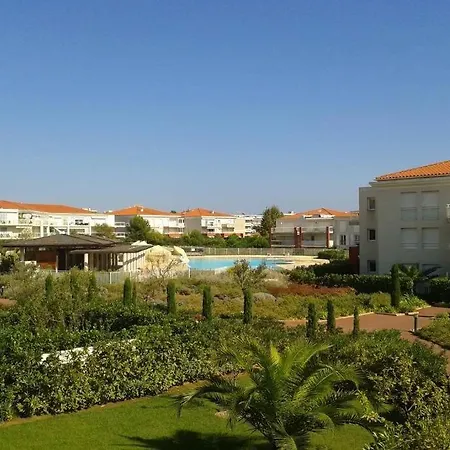 Bel En Bord De Avec Piscine Lagon Et Jardin, En Résidence Sécuriséee * Antibes