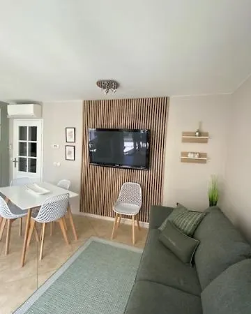 Appartement Bel En Bord De Avec Piscine Lagon Et Jardin, En Résidence Sécuriséee Antibes
