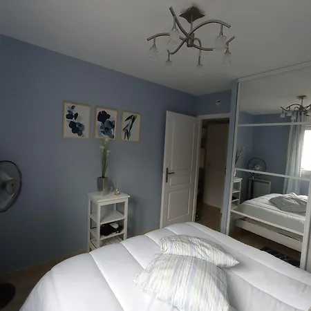 Bel En Bord De Avec Piscine Lagon Et Jardin, En Résidence Sécuriséee Appartement