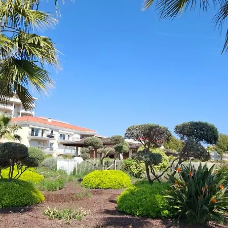 Bel En Bord De Avec Piscine Lagon Et Jardin, En Securisee * أنتيب