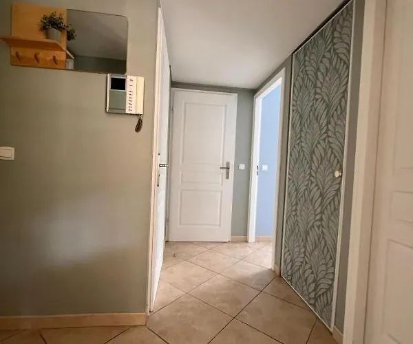 Lejlighed Bel En Bord De Avec Piscine Lagon Et Jardin, En Securisee Antibes