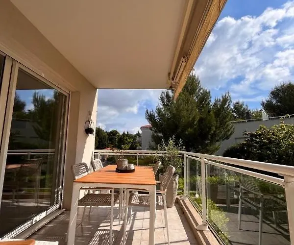 Bel En Bord De Avec Piscine Lagon Et Jardin, En Securisee Lejlighed Antibes