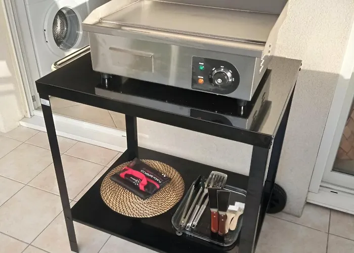 Bel En Bord De Avec Piscine Lagon Et Jardin, En Securisee *